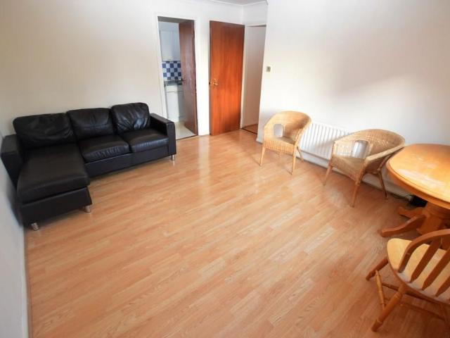 Burnham Gardens, Croydon CR0, 2 bed flat to rent, £1,500 pcm | PrimeLocation