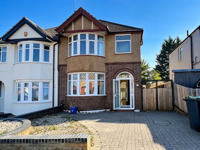 Burnham Road, Luton LU2, 3 bed semi detached house to rent, £1,650 pcm | PrimeLocation