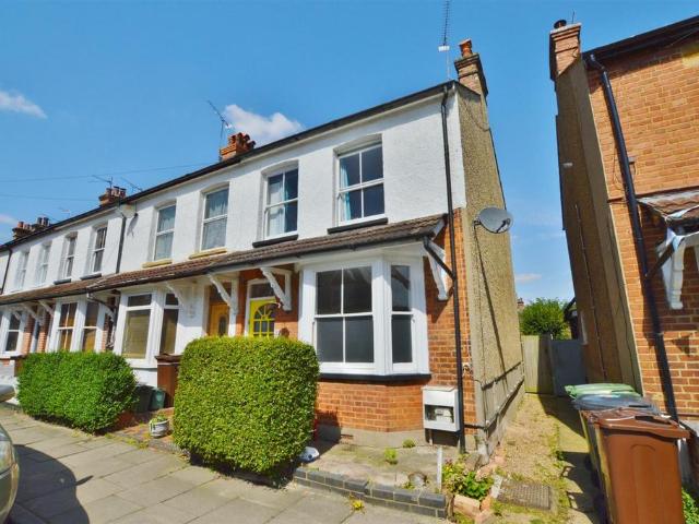 Burnham Road, St. Albans, AL1 3 bed end of terrace house to rent £2,500 pcm £577 pw