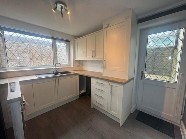 Burnley Road, Briercliffe, Burnley BB10, 2 bed cottage to rent, £775 pcm | PrimeLocation