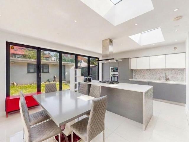 Burnley Road, London NW10 5 bed semi detached house to rent £4,900 pcm £1,131 pw