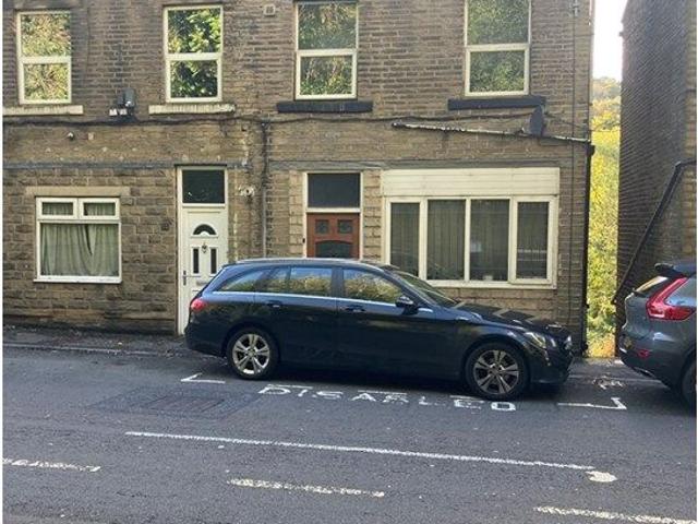 Burnley Road, Luddendenfoot, Halifax HX2, 2 bed flat to rent, £700 pcm | PrimeLocation