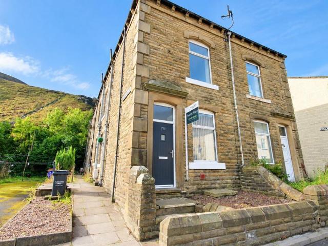 Burnley Road, Todmorden OL14 3 bed end of terrace house to rent £825 pcm £190 pw