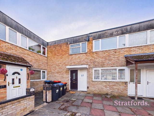 Burnmoor Close, Bletchley, MK2 3 bed terraced house to rent £1,300 pcm £300 pw