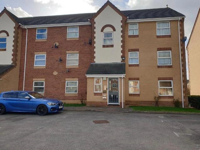 Burns Avenue, Chadwell Heath RM6 2 bed flat to rent £1,850 pcm £427 pw