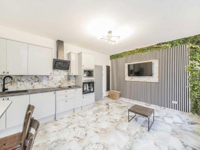 Burns Road, London, NW10 4DY, United Kingdom | 2 bed apartment for rent #140657603 | Rentberry