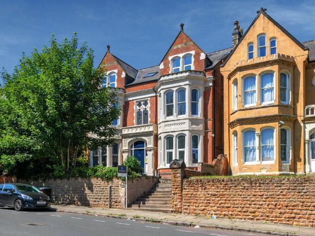 Burns Street, Arboretum, Nottingham NG7, 8 bed flat to rent, £4,333 pcm | PrimeLocation