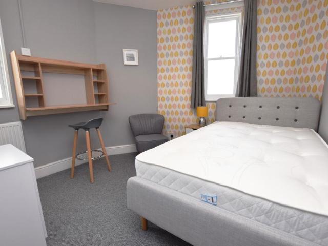 Burns Street, Northampton NN1 1 bed in a house share to rent £725 pcm £167 pw