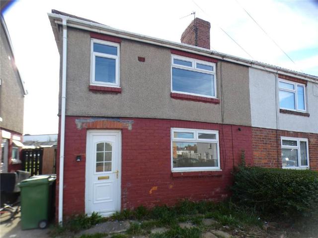 Burnside, Bedlington, Northumberland. 3 bed semi detached house to rent £695 pcm £160 pw
