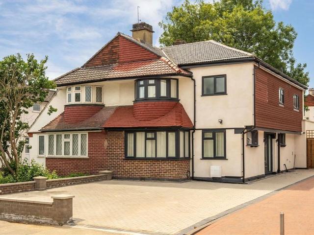 Burnt Ash Hill, Lee SE12, 5 bed property to rent, £4,200 pcm | PrimeLocation