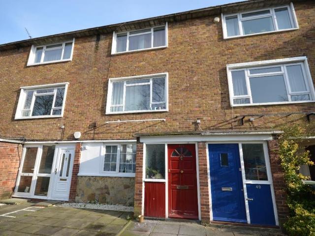 Burnt Ash Road Lee SE12 2 bed maisonette to rent £1,850 pcm £427 pw
