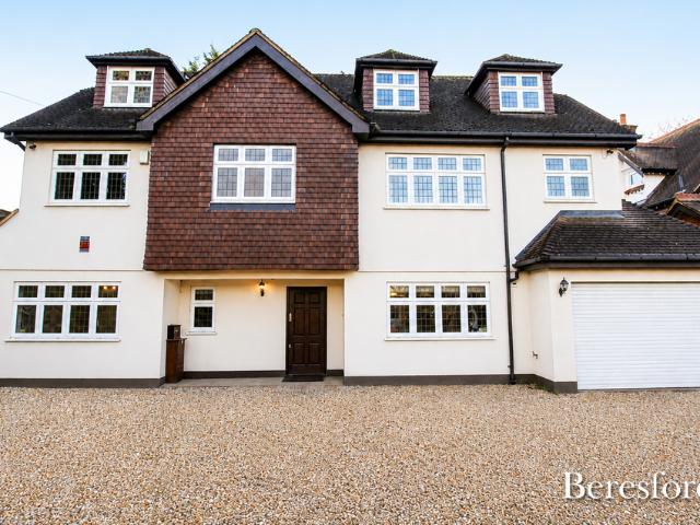 Burntwood Avenue, RM11 6 bed detached house to rent £4,500 pcm £1,038 pw