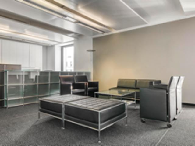 Büro in München 348,00 € 4 m² 348,00 EUR Kaltmiete, ca.4,00 m²