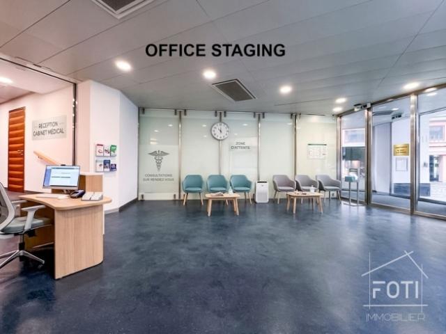 Büro in einem Geschäftsgebäude, idealerweise im Stadtzentrum von Monthey gelegen