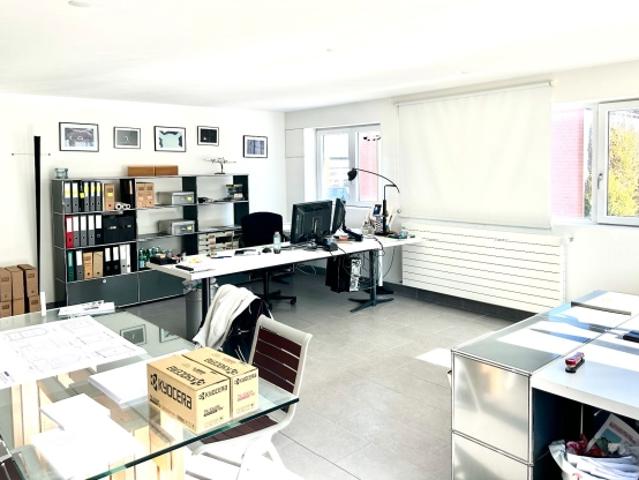 Büro / Kabinett / Lokal in Uvrier