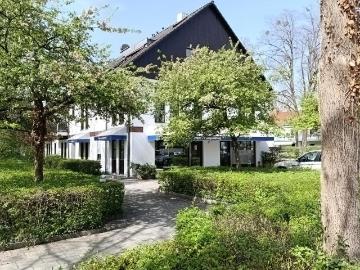 Büro Praxis Kanzlei individuelle Mischung von Stadt und Natur