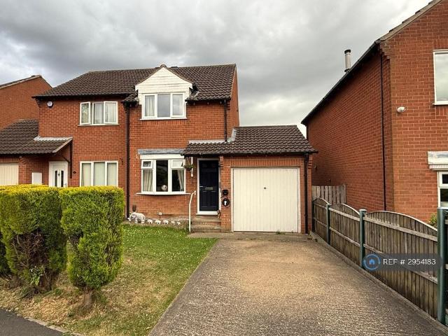 Burr Tree Garth, Leeds, LS15 2 bed semi detached house to rent £1,195 pcm £276 pw