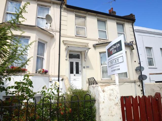 Burrage Road, London 2 bed flat to rent £1,675 pcm £387 pw