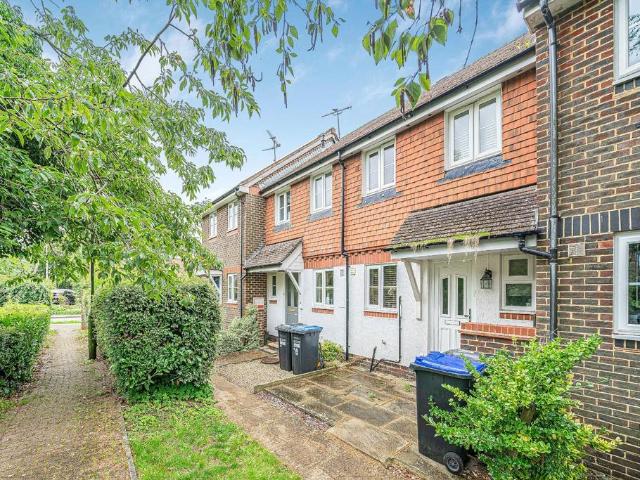 Burrell Green, Cuckfield, Haywards. 2 bed terraced house to rent £1,675 pcm £387 pw