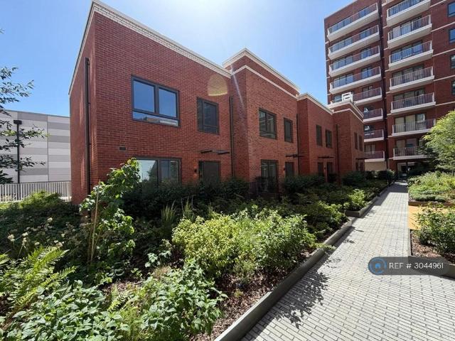Burrell House, London, SE28 3 bed flat to rent £2,550 pcm £588 pw
