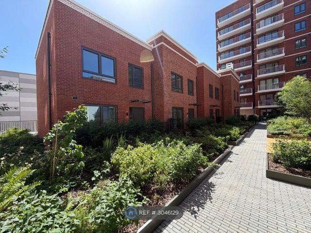 Burrell House, London SE28, 3 bed flat to rent, £2,600 pcm | PrimeLocation