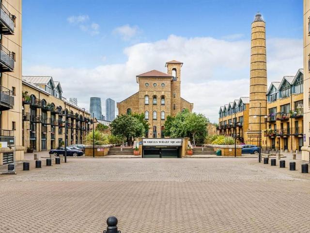 Burrells Wharf Square, London E14, 1 bed flat to rent, £1,800 pcm | PrimeLocation