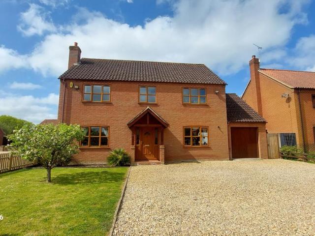 Burrells Meadow, Beeston, King's. 4 bed detached house to rent £1,795 pcm £414 pw