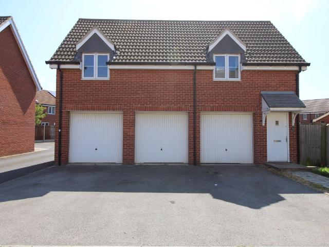 Burrows Close, Grantham, Lincolnshire NG31, 2 bed flat to rent, £800 pcm | PrimeLocation