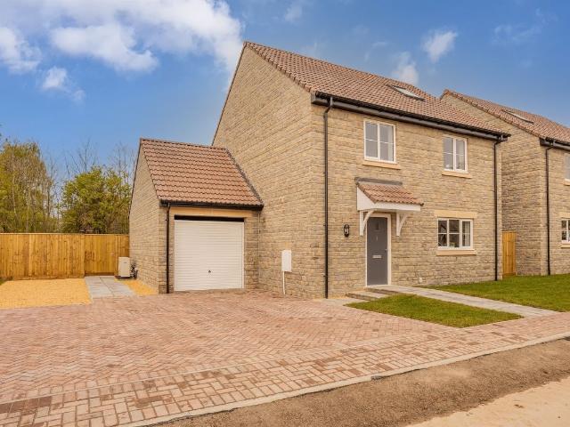 Burrows Court, Yeovil BA22, 4 bed property to rent, £1,650 pcm | PrimeLocation