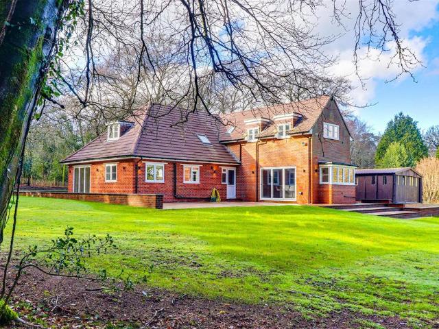 Burrows Lane, Guildford GU5 6 bed detached house to rent £5,950 pcm £1,373 pw