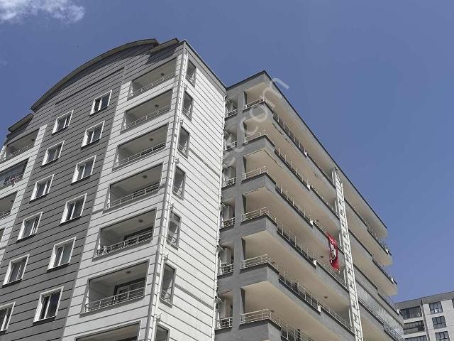 Bursa 23 Nisan Mahallesinde Cadde Üzeri 5+1 Dubleks Daire