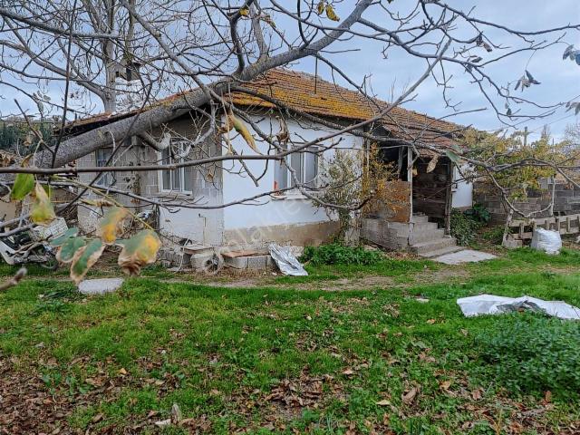 Bursa Üçbeyli Köyü 2.200 M2 Bahçeli Müstakil Köy Evi