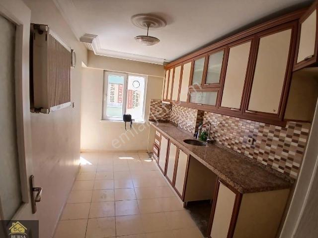 Bursa Yıldırım Hacıseyfettin De Arakat Kombili 2+1 Bakımlı Daire