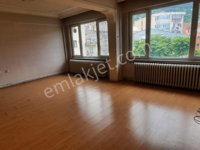 Bursa Yıldırım Namazgah Caddesi Üzerinde 120 M2 3+1 Daire Kiralık