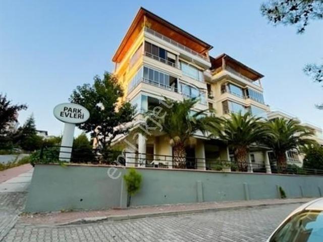 Bursa Çamlıca Park Evlerinde 4+1 Kiralık Geniş Ara Kat Daire