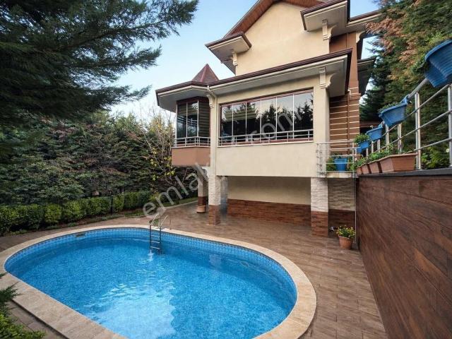 Bursa Demirci'de Özel Tasarım 6+2 Villa