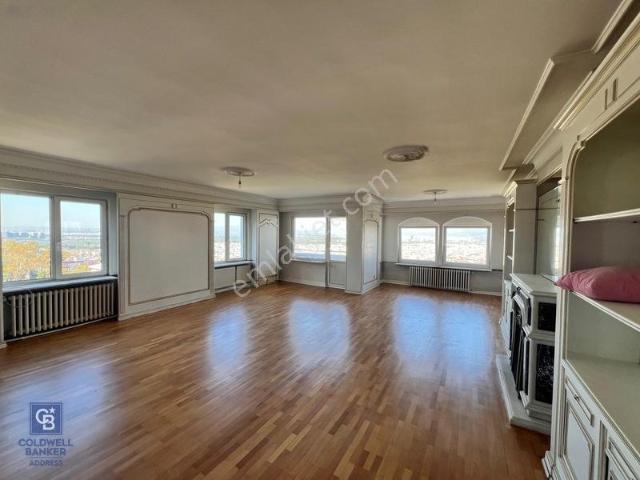 Bursa, Çekirge Cadde'sinde İçi Yenilenmiş Kiralık 4+1 Daire