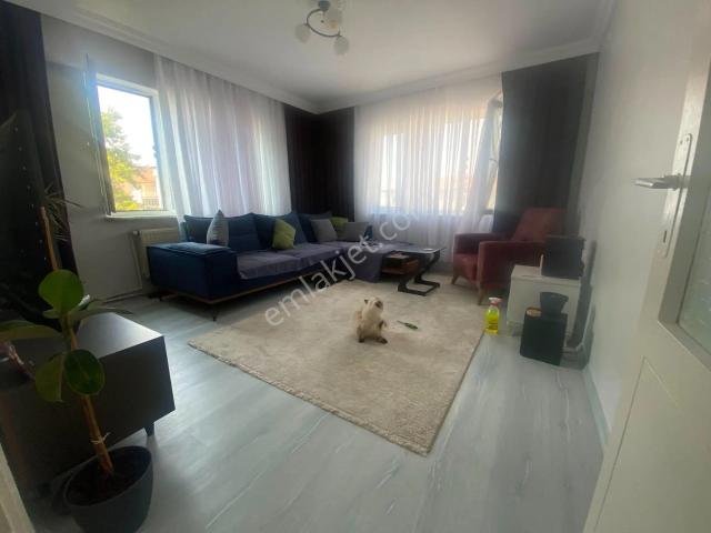 Bursa Emirsultan Cadde Üzeri 2+1 85m2 3.kat Kat Mülkiyetli