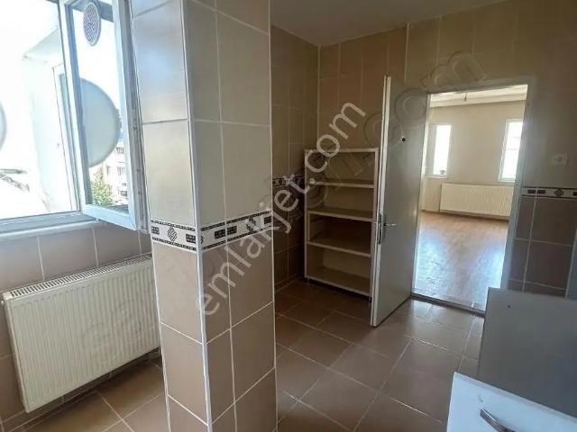 Bursa Emlak Alem i Soydaşkent Sitesinde 2+1 4 Kat Kiralık Daire