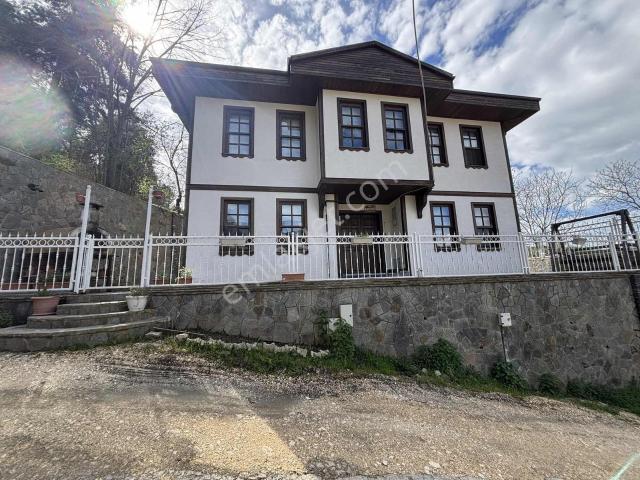 Bursa Gümüştepe Misi Köyünde 4+1 Satılık Villa