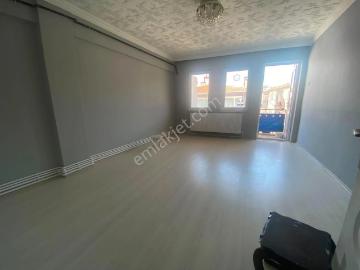 Bursa Hacıseyfettin Cadde Üzeri 2+1 90m2 Kombili Bakımlı Daire