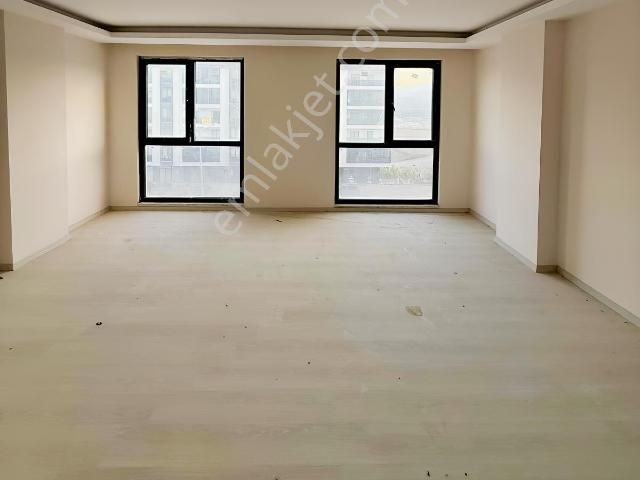 Bursa İnegöl Akhisar Mahallesin'de 4+1 Kiralık Sıfır Daire