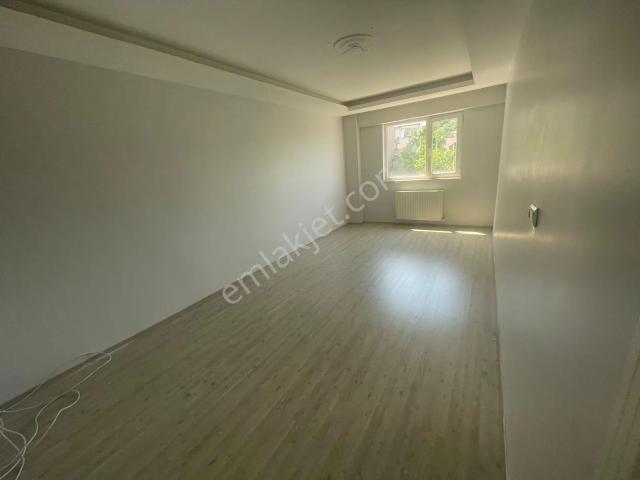 Bursa Kılıç Tn Mollaarap Ta Satılık 10 Yaş 2+1 3.kat 85m2 Daire