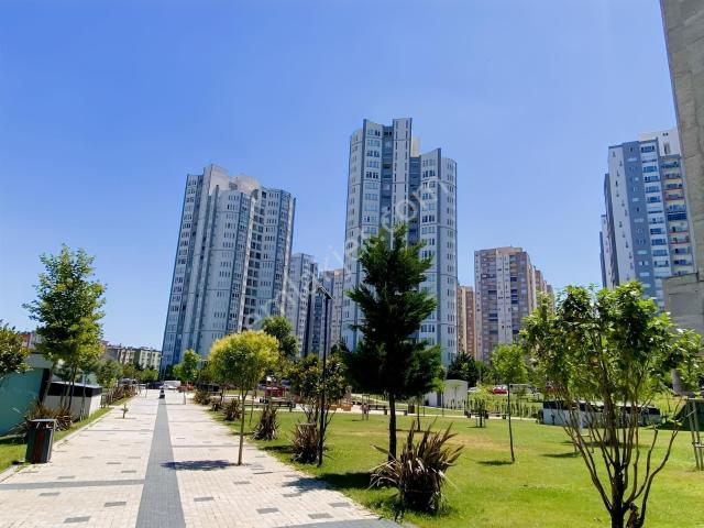 Bursa Merkezde Şehir Manzaralı Arakat Satılık 4+1 Daire