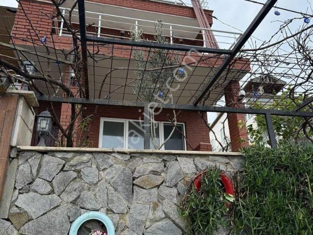 Bursa Mudanya Altıntaş Ta Satılık Triplex Deniz Manzaralı 2+1 Villa 7.150.000 Tl