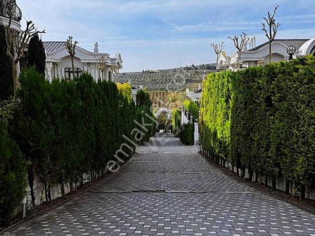 Bursa Mudanya Bademli Zeray Country Havuzlu Villa Satılık