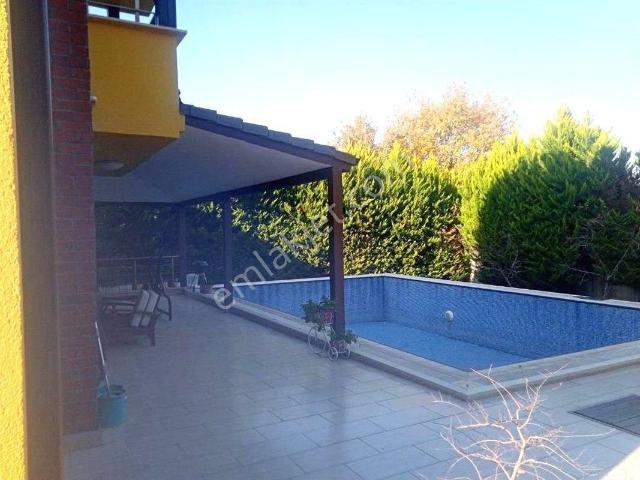 Bursa Nilüfer Demirci De Satılık Triplex 560 M2 Havuzlu 6+2 Müstakil Bahçeli Villa