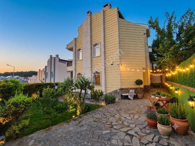 Bursa Nilüfer Gümüştepe'de Satılık 6+1 Villa
