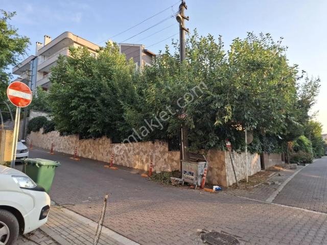 Bursa Nilüfer Konak Yüzme Havuzu Üstün De Köşe Villa