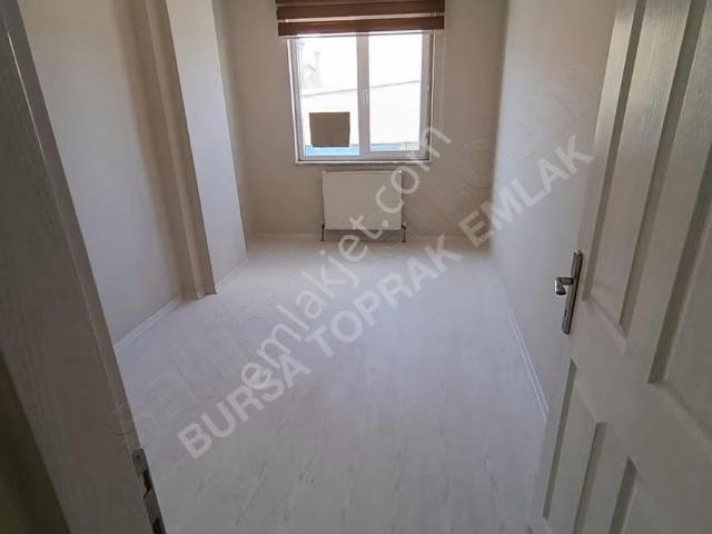 Bursa Osmangazi'de Kiralık 3+1 Daire: Merkezi Konum, Bakımlı